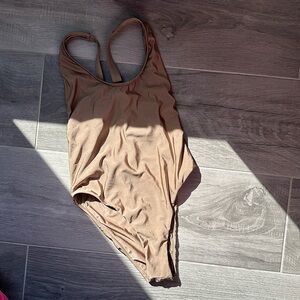 Good American swinsuit